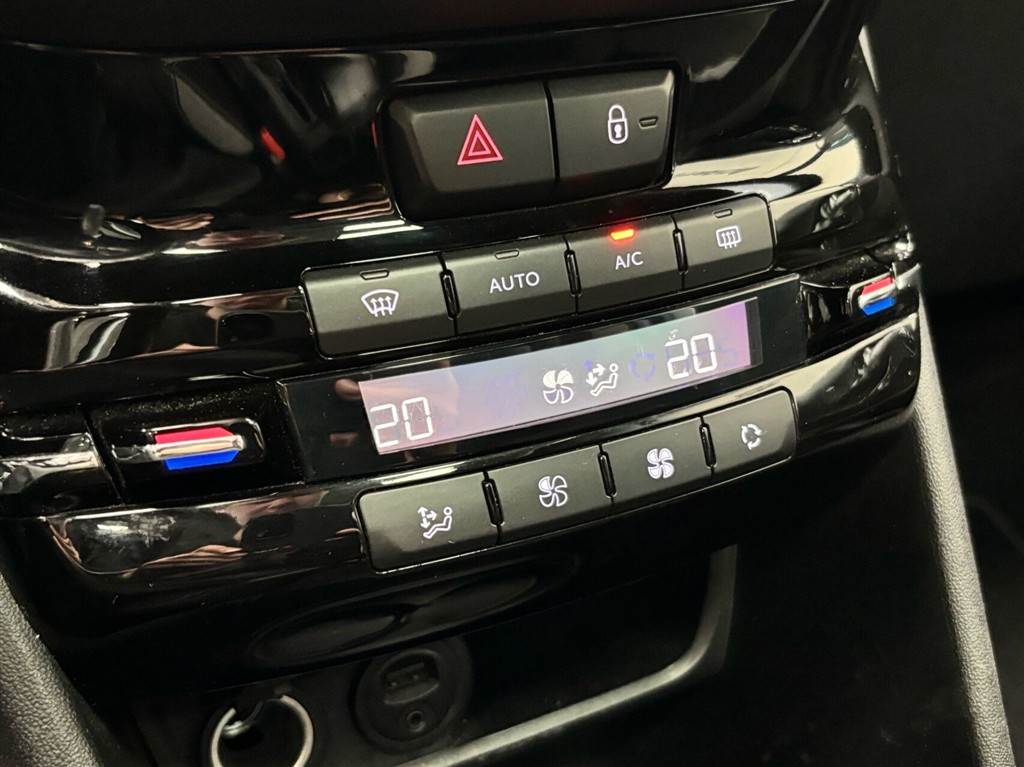 Peugeot 208 1,6 BlueHDi Active 100HK 5d - Image 17