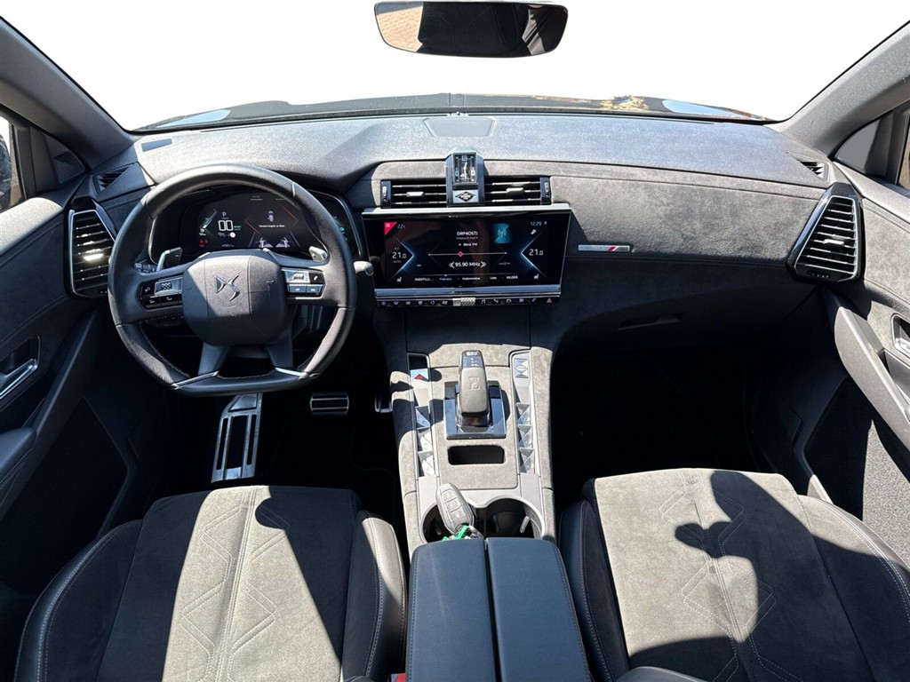 DS DS7 Crossback 1,6 E-Tense Plugin-hybrid Performance Line Pack EAT8 225HK 5d 8g Aut. - Image 10