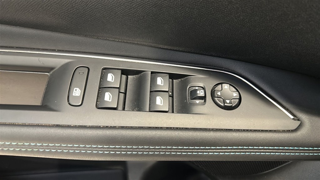 Peugeot 3008 1,6 PureTech Plugin-hybrid Selection Sport LTD EAT8 225HK 5d 8g Aut. - Image 22