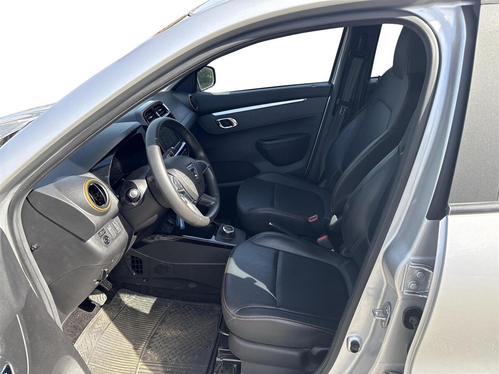 Dacia Spring EL Comfort Plus 44HK 5d Aut. - Image 4