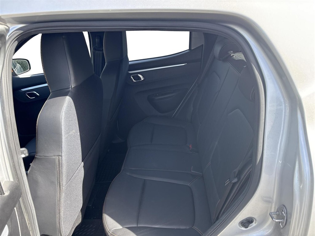 Dacia Spring EL Comfort Plus 44HK 5d Aut. - Image 5