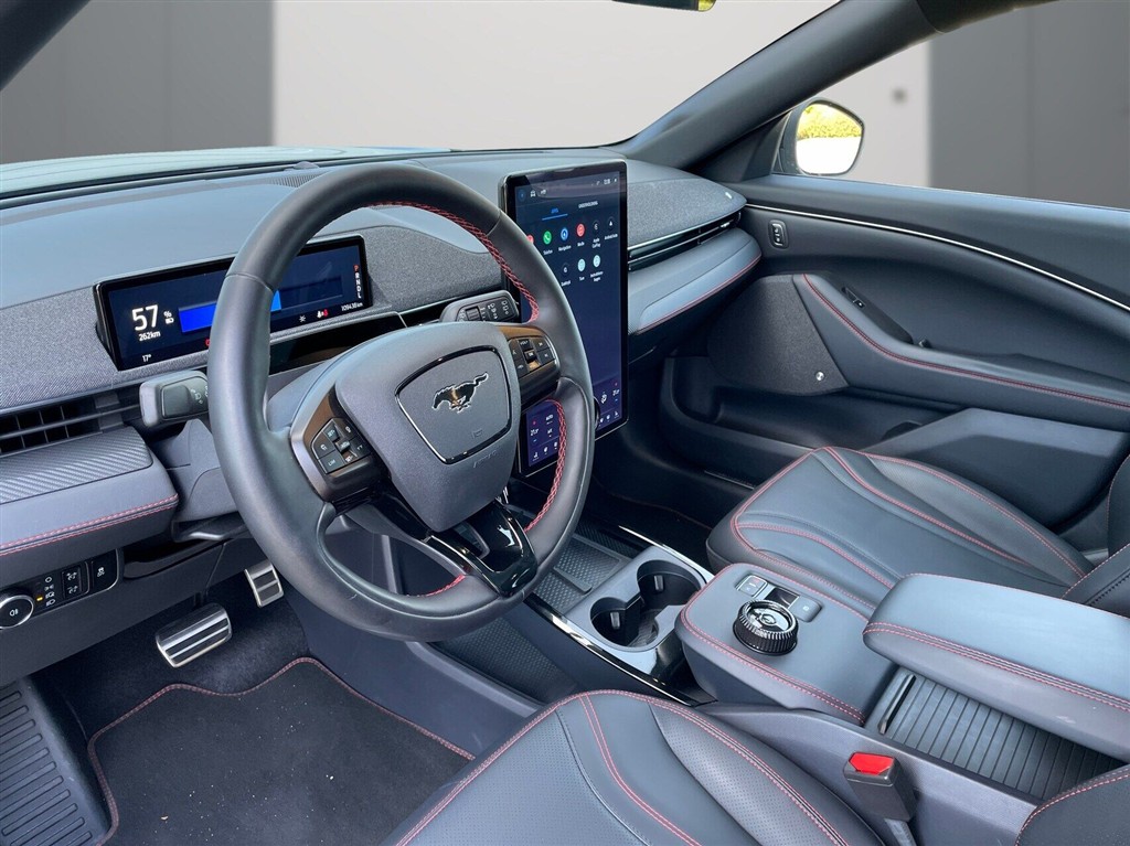 Ford Mustang Mach-E EL UR Premium 294HK 5d Aut. - Image 9