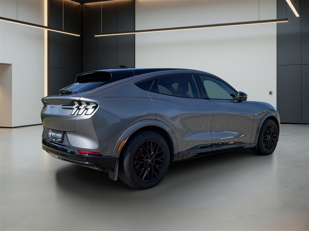 Ford Mustang Mach-E EL UR Premium 294HK 5d Aut. - Image 4