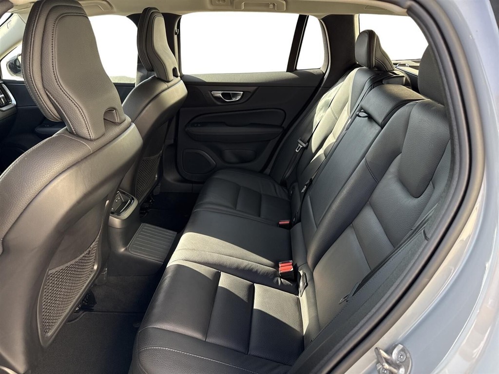 Volvo V60 2,0 T6 Recharge Plugin-hybrid Plus AWD 350HK Stc 8g Aut. - Image 7
