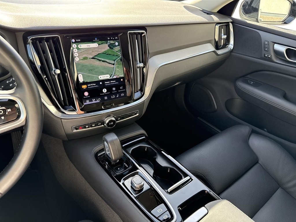 Volvo V60 2,0 T6 Recharge Plugin-hybrid Plus AWD 350HK Stc 8g Aut. - Image 13