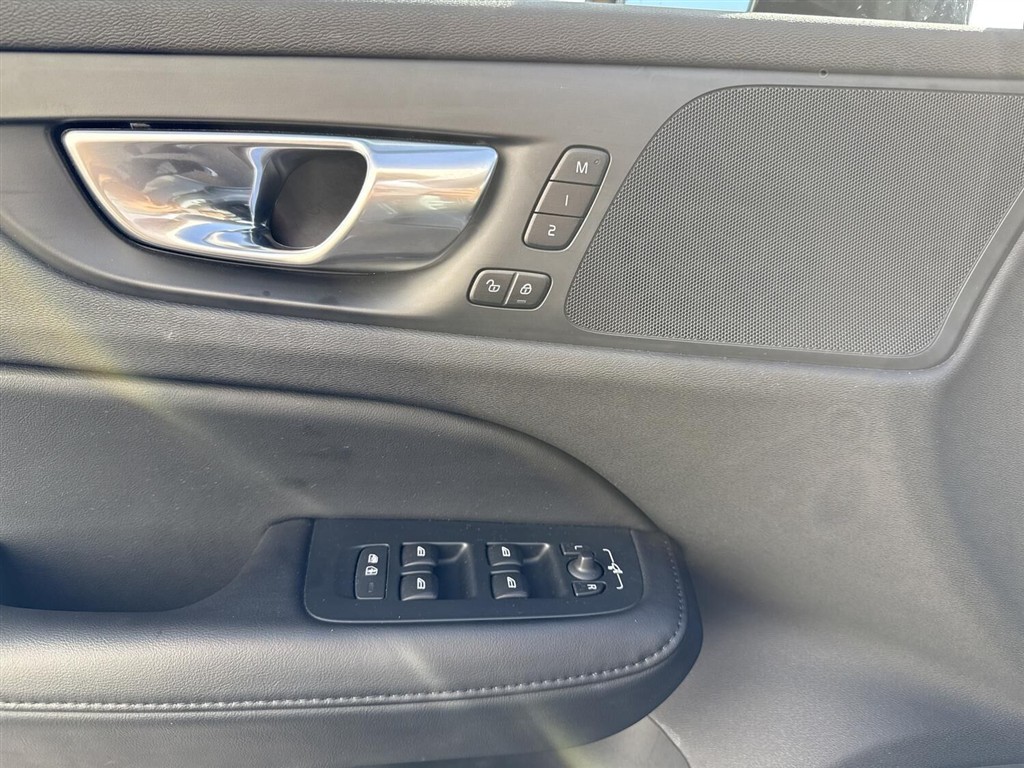 Volvo V60 2,0 T6 Recharge Plugin-hybrid Plus AWD 350HK Stc 8g Aut. - Image 16