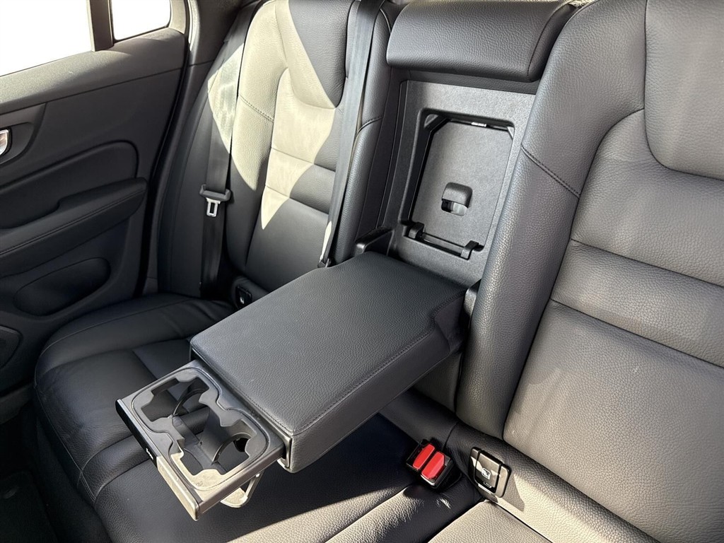 Volvo V60 2,0 T6 Recharge Plugin-hybrid Plus AWD 350HK Stc 8g Aut. - Image 21