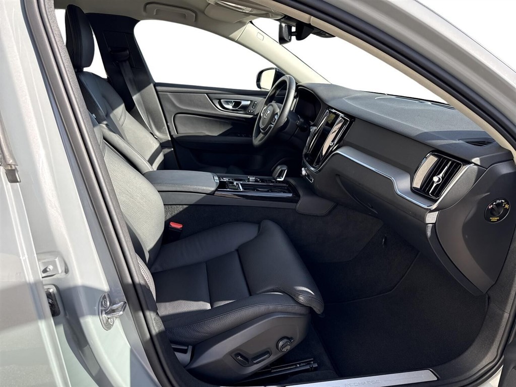 Volvo V60 2,0 T6 Recharge Plugin-hybrid Plus AWD 350HK Stc 8g Aut. - Image 5