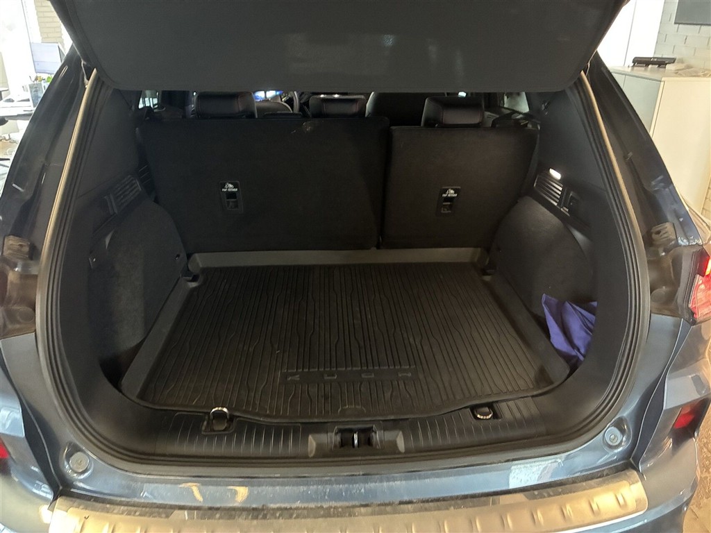 Ford Kuga 2,5 Plugin-hybrid ST-Line X CVT 225HK 5d Trinl. Gear - Image 4