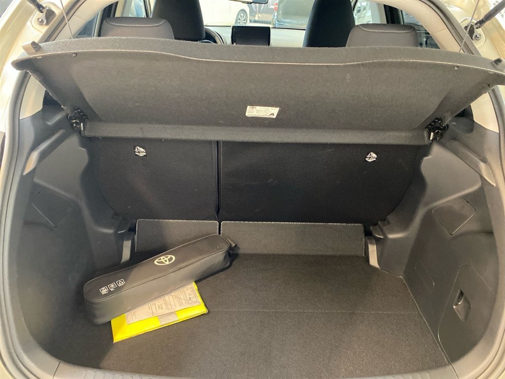 Toyota Yaris 1,5 Hybrid Style Comfort 116HK 5d Trinl. Gear - Image 17