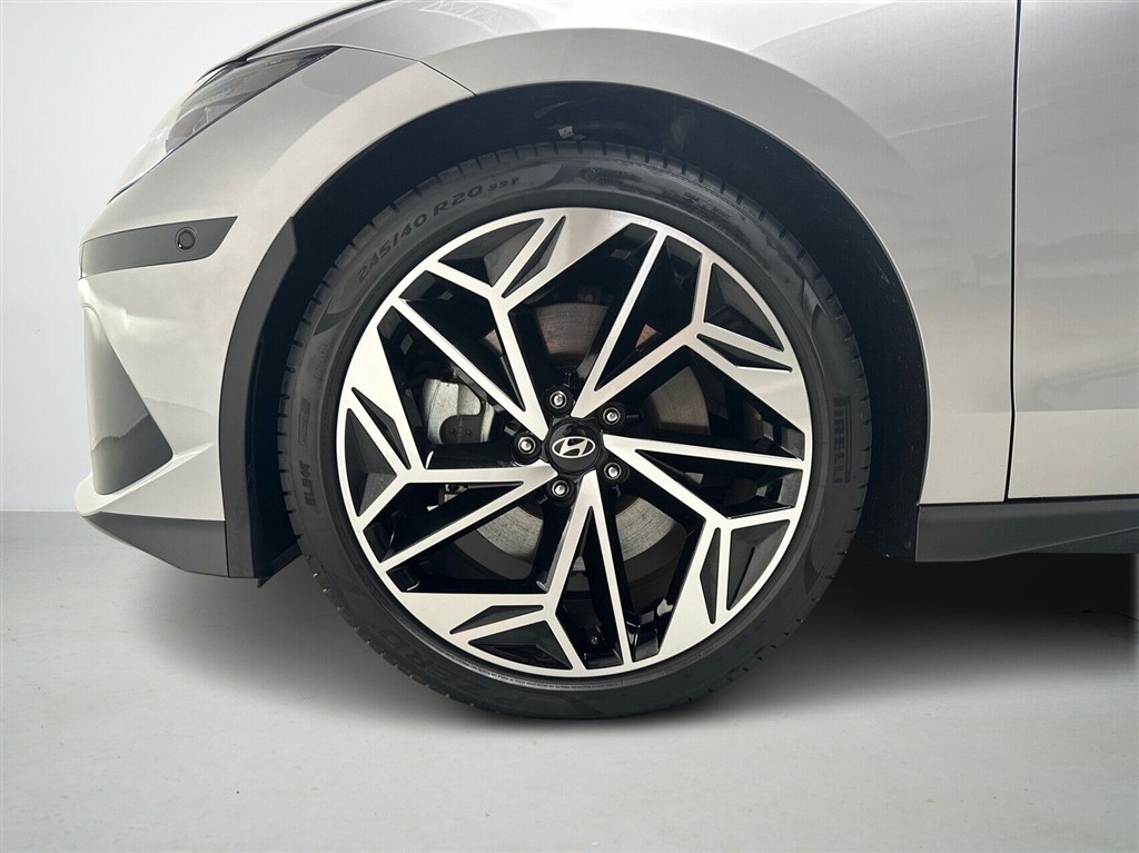 Hyundai Ioniq 6 Electric 77,4 kWh Ultimate 4WD 325HK Aut. - Image 8