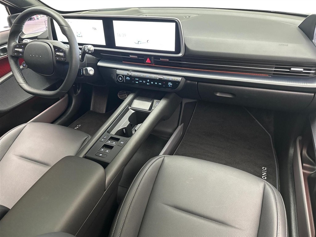 Hyundai Ioniq 6 Electric 77,4 kWh Ultimate 4WD 325HK Aut. - Image 10