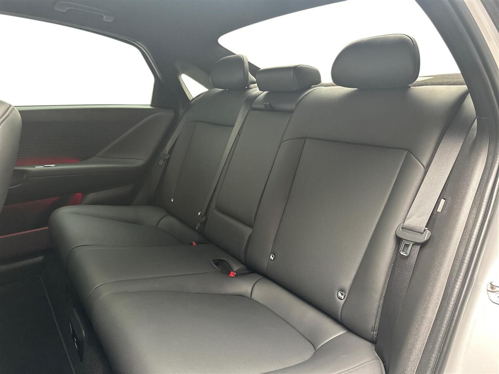 Hyundai Ioniq 6 Electric 77,4 kWh Ultimate 4WD 325HK Aut. - Image 12