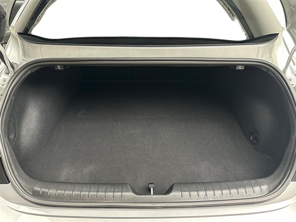 Hyundai Ioniq 6 Electric 77,4 kWh Ultimate 4WD 325HK Aut. - Image 13
