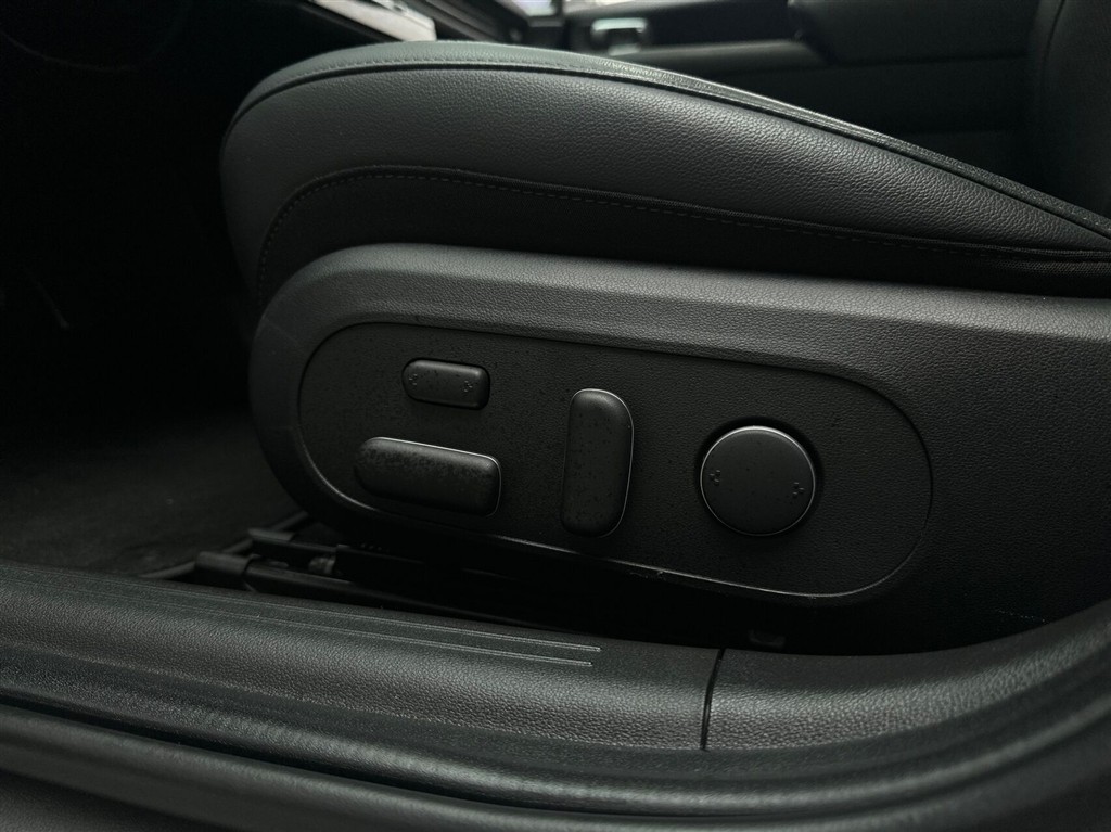 Hyundai Ioniq 6 Electric 77,4 kWh Ultimate 4WD 325HK Aut. - Image 17
