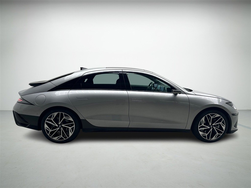 Hyundai Ioniq 6 Electric 77,4 kWh Ultimate 4WD 325HK Aut. - Image 5