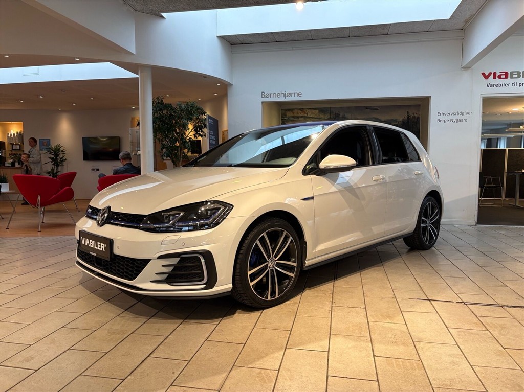 VW Golf 1,4 TSI Plugin-hybrid GTE DSG 204HK 5d 6g Aut. - Image 2