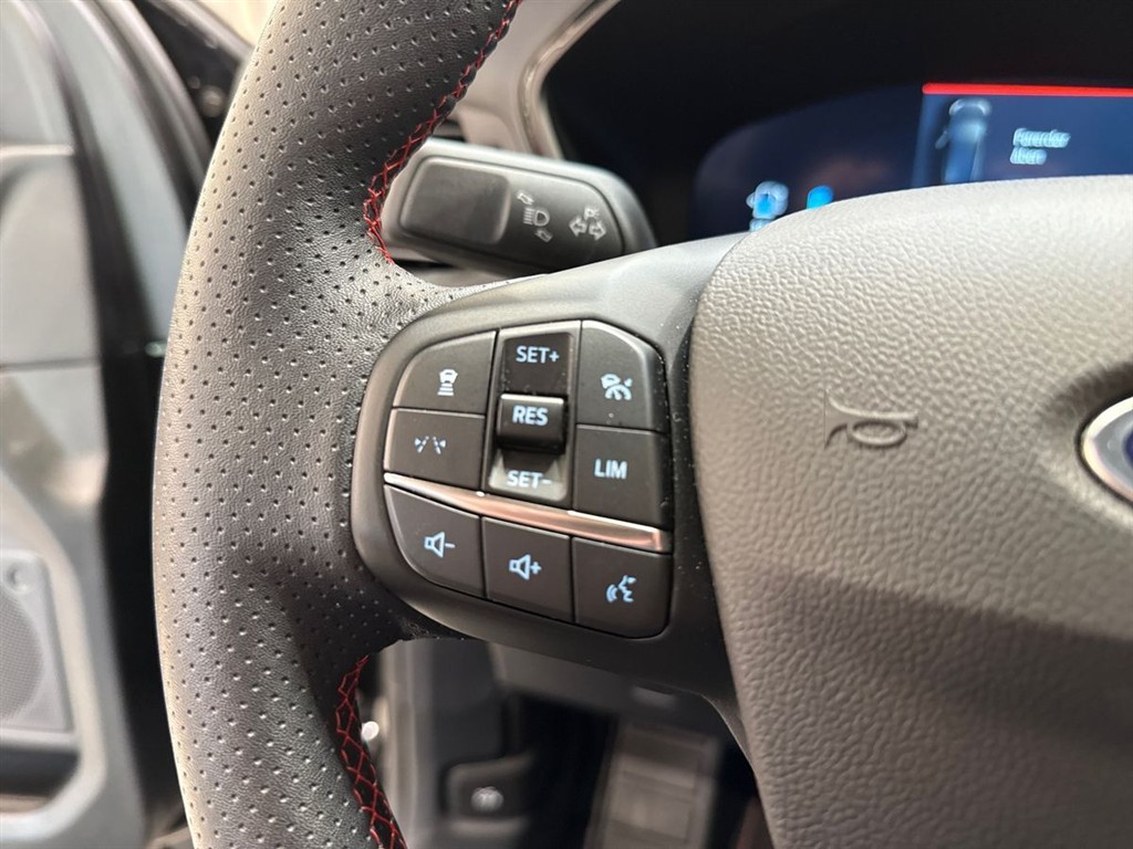 Ford Kuga 2,5 Plugin-hybrid ST-Line X CVT 243HK 5d Aut. - Image 18