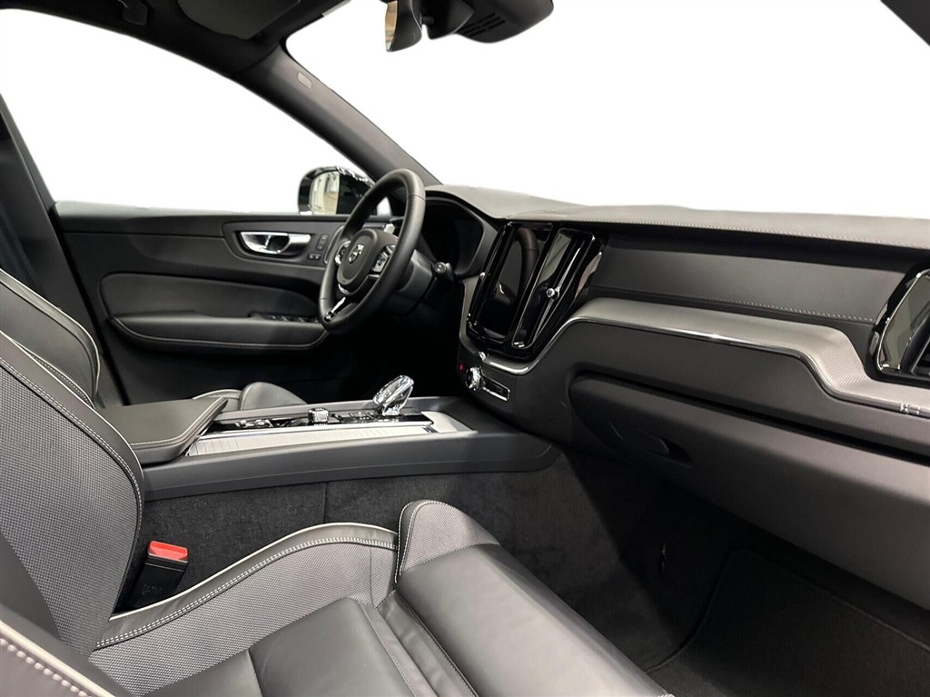 Volvo XC60 2,0 T8 Recharge Plugin-hybrid Ultimate AWD 455HK 5d 8g Aut. - Image 12