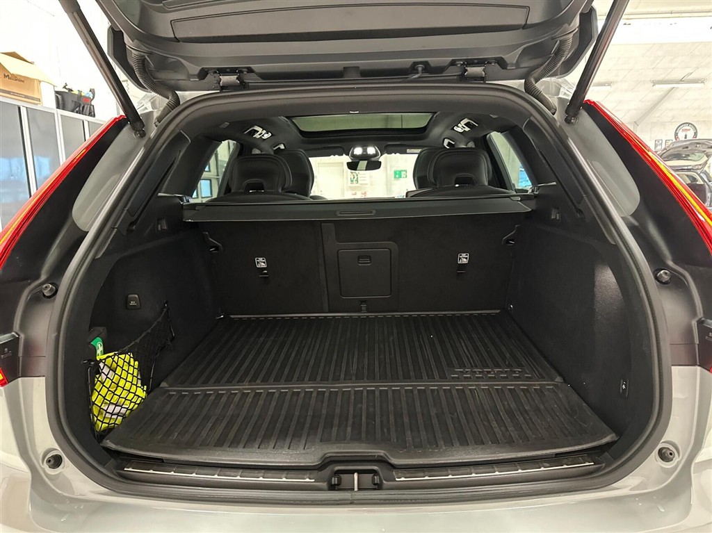 Volvo XC60 2,0 T8 Recharge Plugin-hybrid Ultimate AWD 455HK 5d 8g Aut. - Image 15