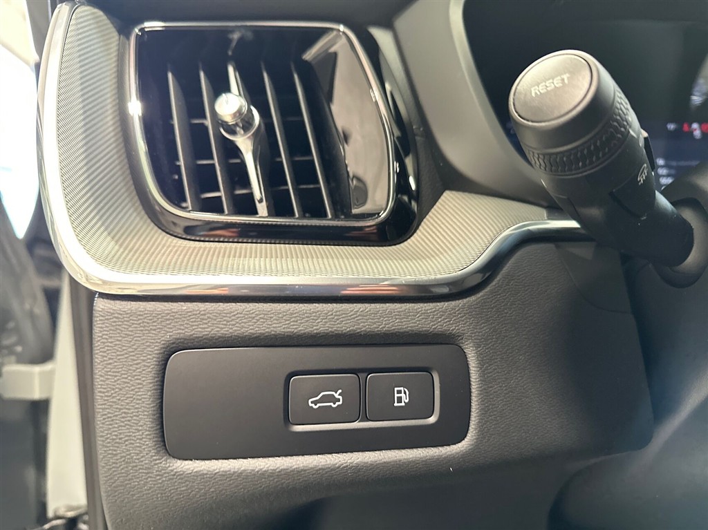 Volvo XC60 2,0 T8 Recharge Plugin-hybrid Ultimate AWD 455HK 5d 8g Aut. - Image 22