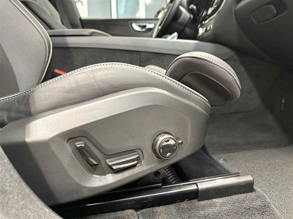 Volvo XC60 2,0 T8 Recharge Plugin-hybrid Ultimate AWD 455HK 5d 8g Aut. - Image 24
