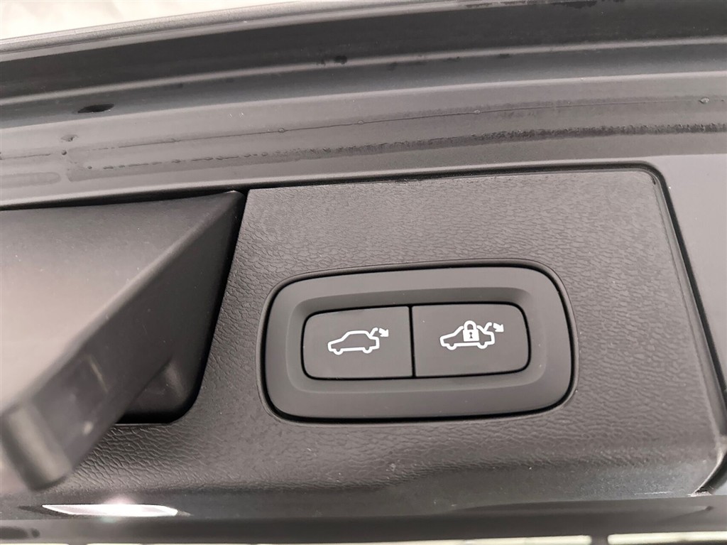 Volvo XC60 2,0 T8 Recharge Plugin-hybrid Ultimate AWD 455HK 5d 8g Aut. - Image 25