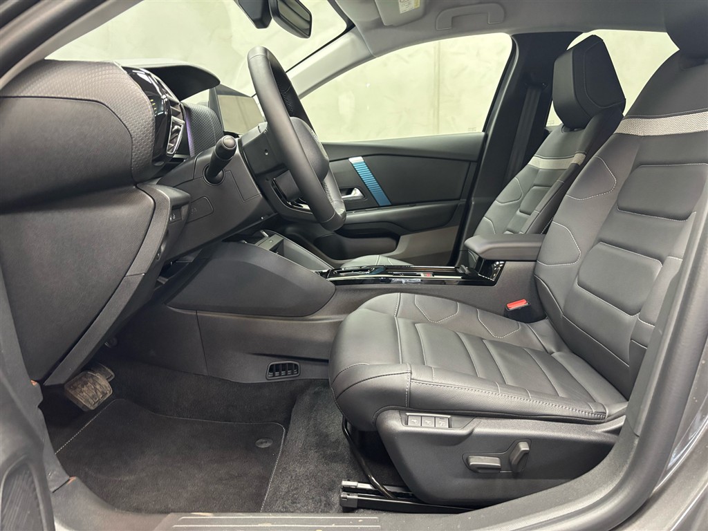 Citroën e-C4 X EL Shine Pack 136HK 5d Aut. - Image 9