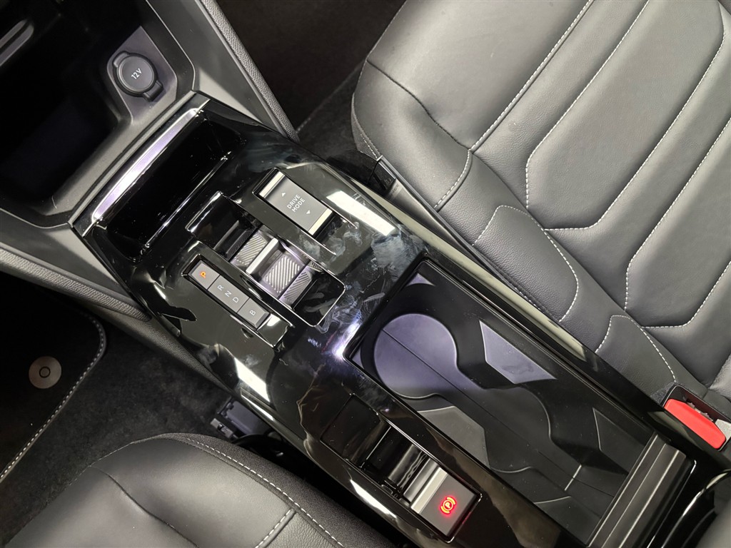 Citroën e-C4 X EL Shine Pack 136HK 5d Aut. - Image 16