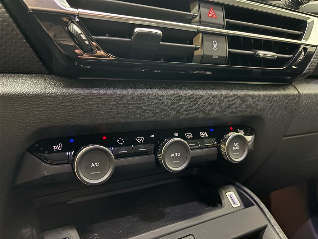 Citroën e-C4 X EL Shine Pack 136HK 5d Aut. - Image 17