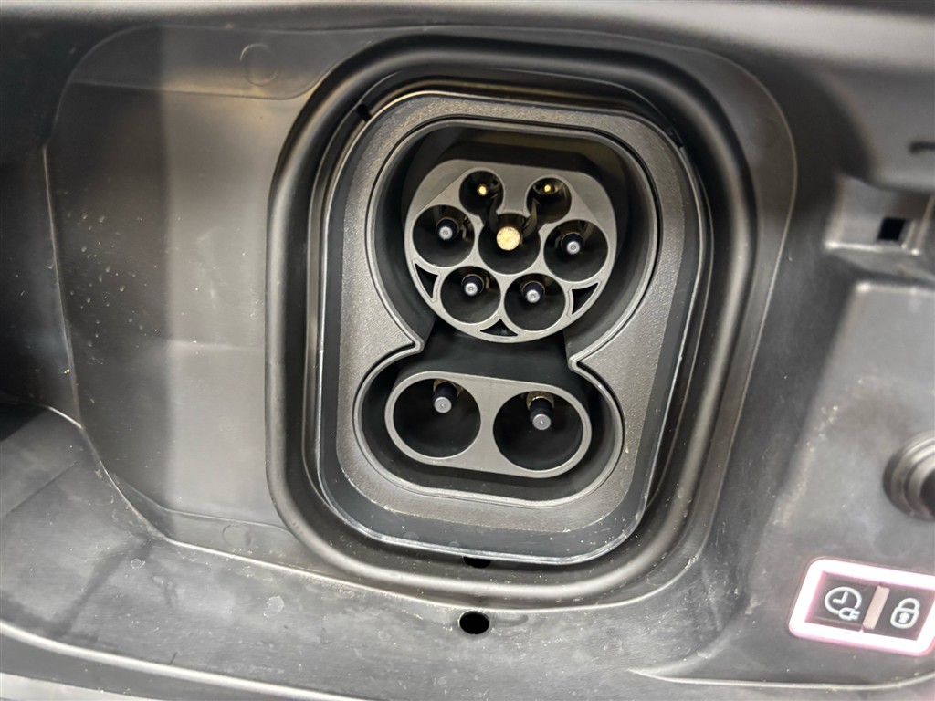 Citroën e-C4 X EL Shine Pack 136HK 5d Aut. - Image 30