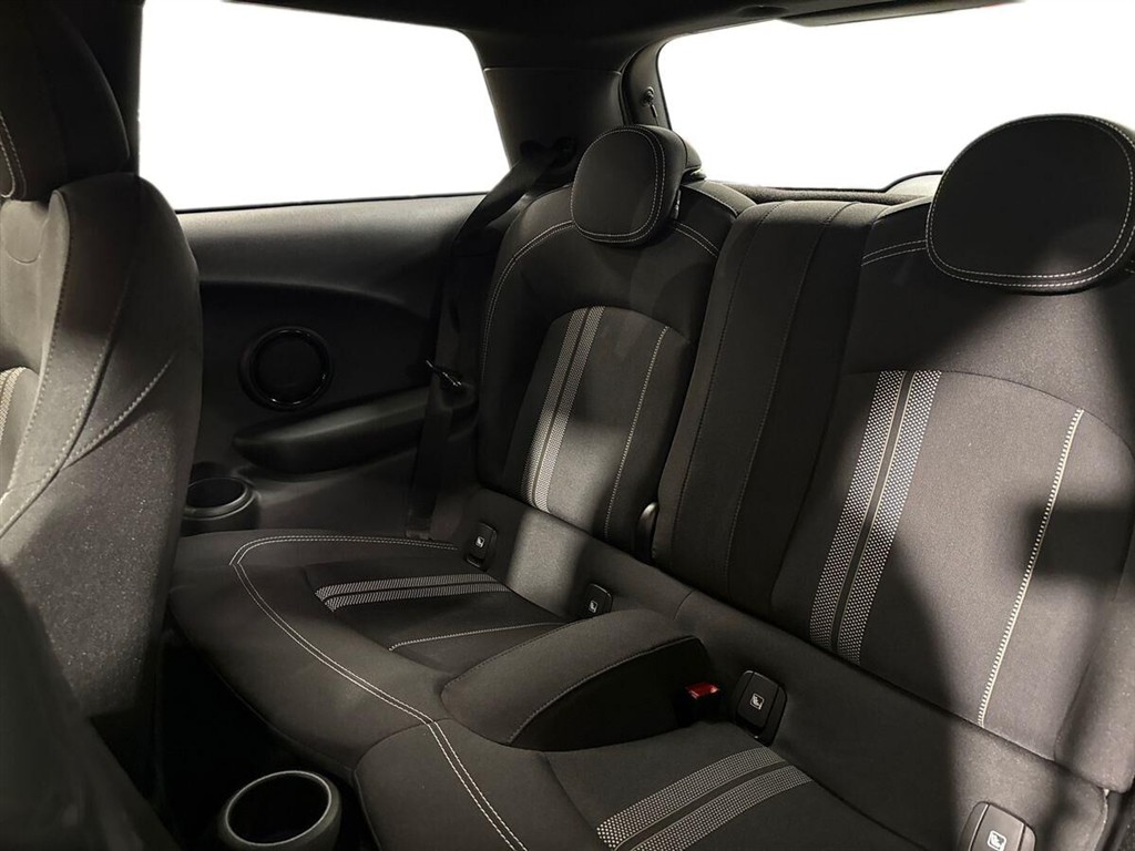 Mini Cooper SE EL Essential 184HK 3d Aut. - Image 11