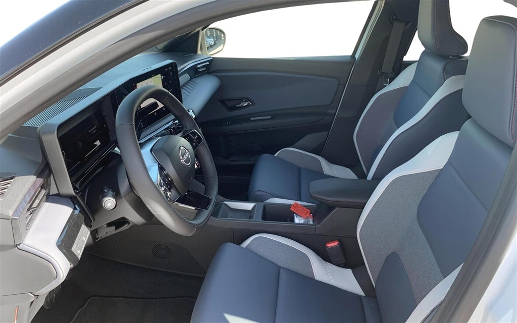 Nissan Micra EL Evolve 52kWh 150HK 5d Aut. - Image 9