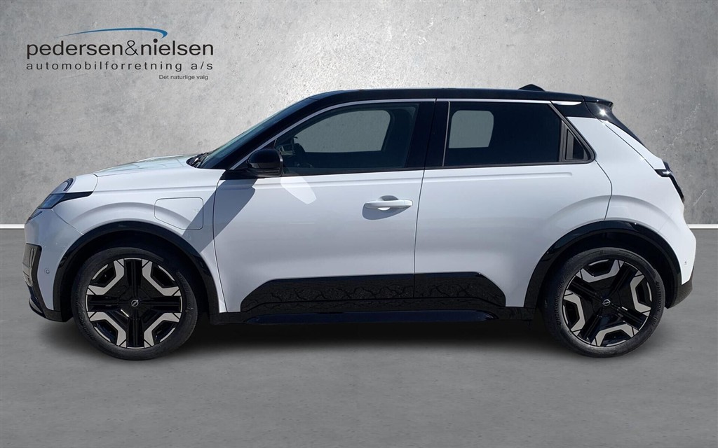 Nissan Micra EL Evolve 52kWh 150HK 5d Aut. - Image 2