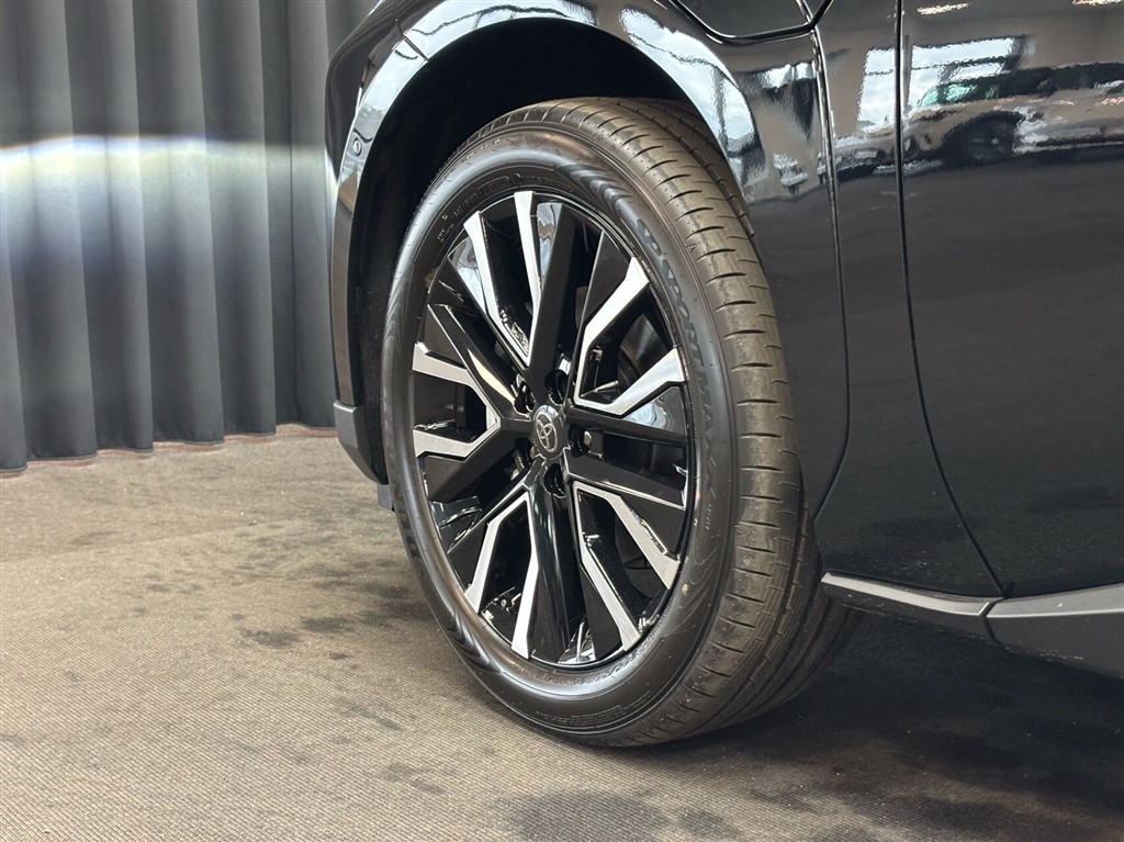 Toyota bZ4X EL Executive 224HK 5d Aut. - Image 6