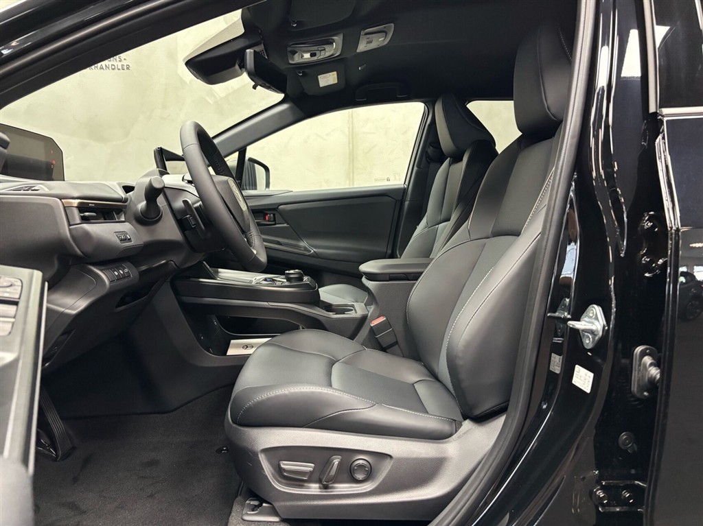 Toyota bZ4X EL Executive 224HK 5d Aut. - Image 9