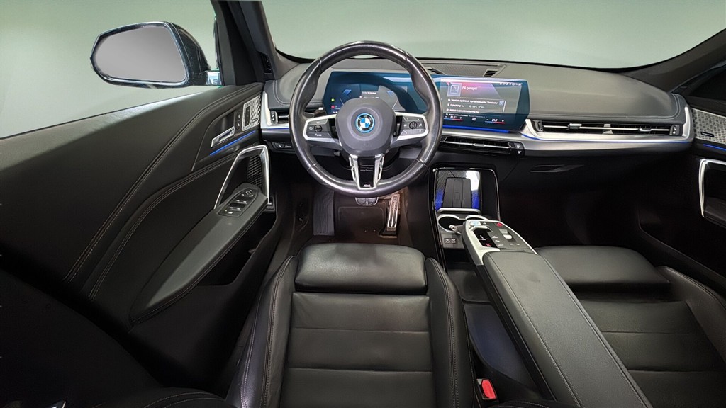 BMW iX1 xDrive30 EL Fully Charged 4x4 313HK 5d Aut. - Image 23