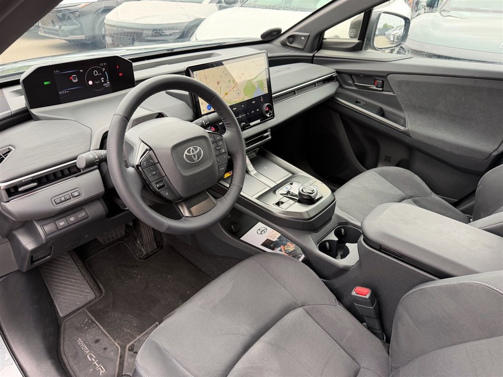 Toyota Toyota C-HR+ 252 kW (343 hk) aut. gear AWD Executive Panorama - Image 7