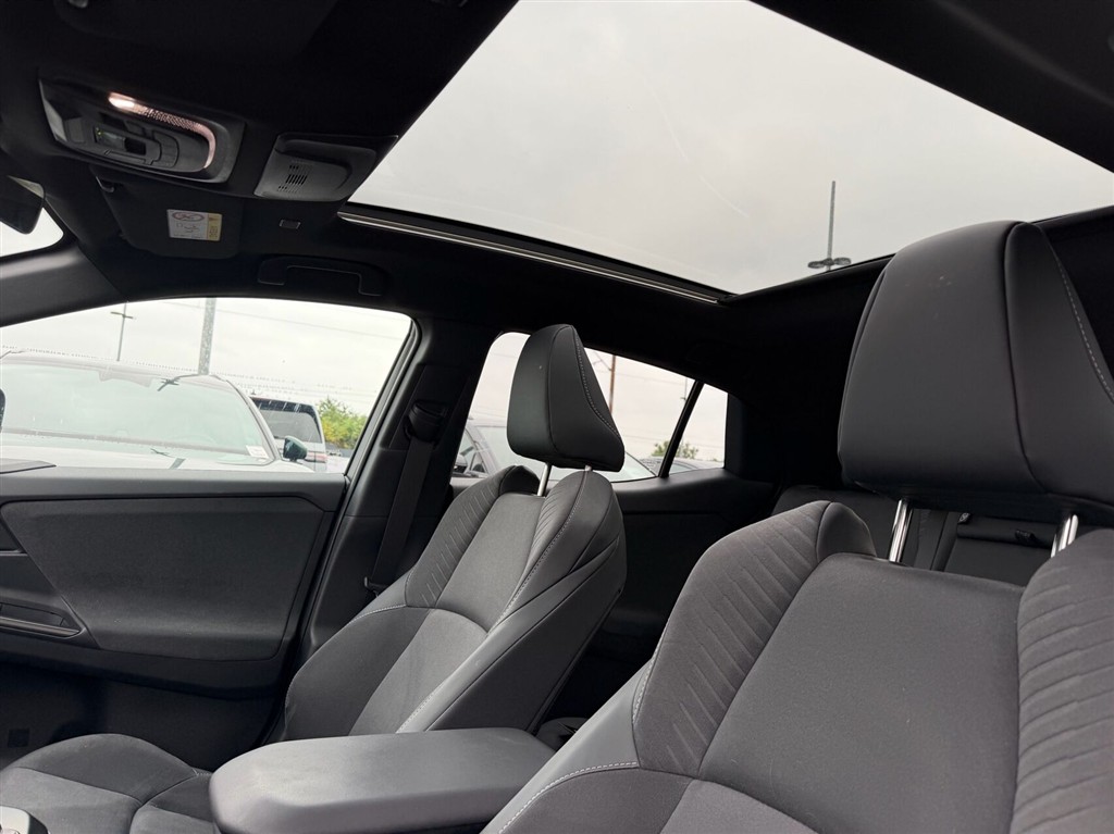Toyota Toyota C-HR+ 252 kW (343 hk) aut. gear AWD Executive Panorama - Image 8