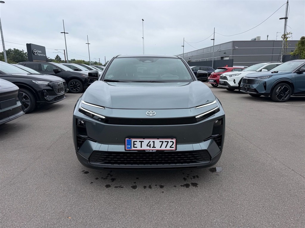 Toyota Toyota C-HR+ 252 kW (343 hk) aut. gear AWD Executive Panorama - Image 2