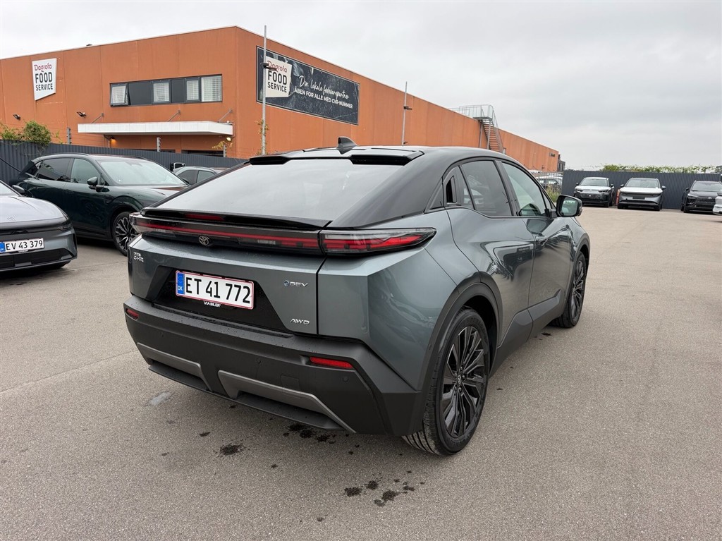 Toyota Toyota C-HR+ 252 kW (343 hk) aut. gear AWD Executive Panorama - Image 4