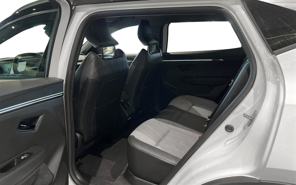 Renault Scénic E-TECH Techno 220HK Aut. - Image 10