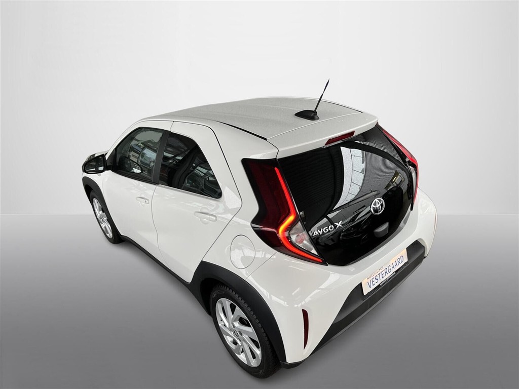 Toyota Aygo X 1,0 VVT-I Active 72HK 5d - Image 8