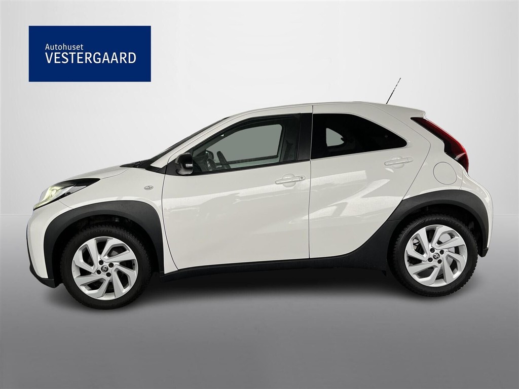 Toyota Aygo X 1,0 VVT-I Active 72HK 5d - Image 2