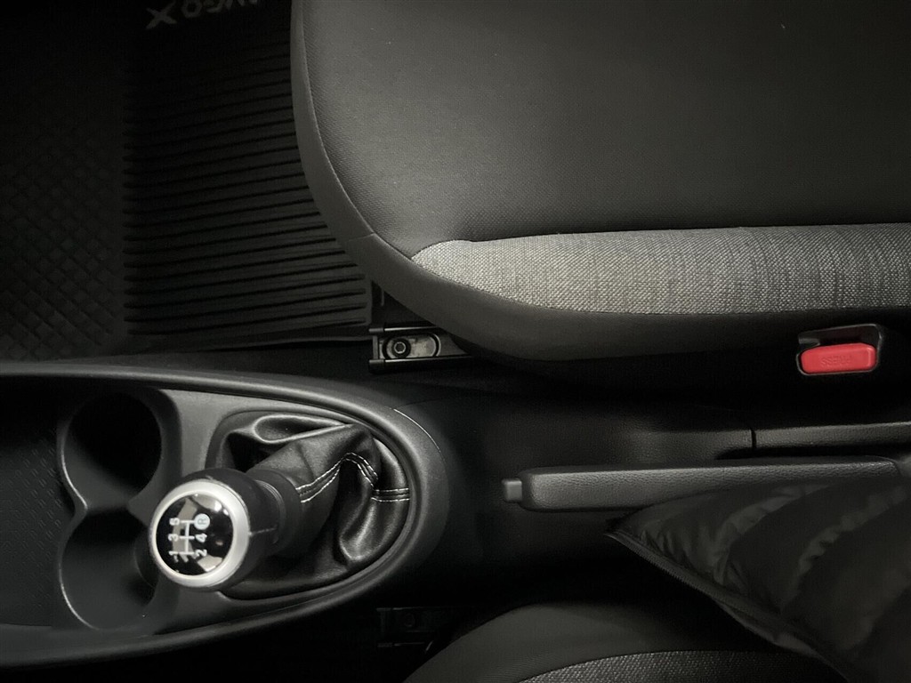 Toyota Aygo X 1,0 VVT-I Active 72HK 5d - Image 16