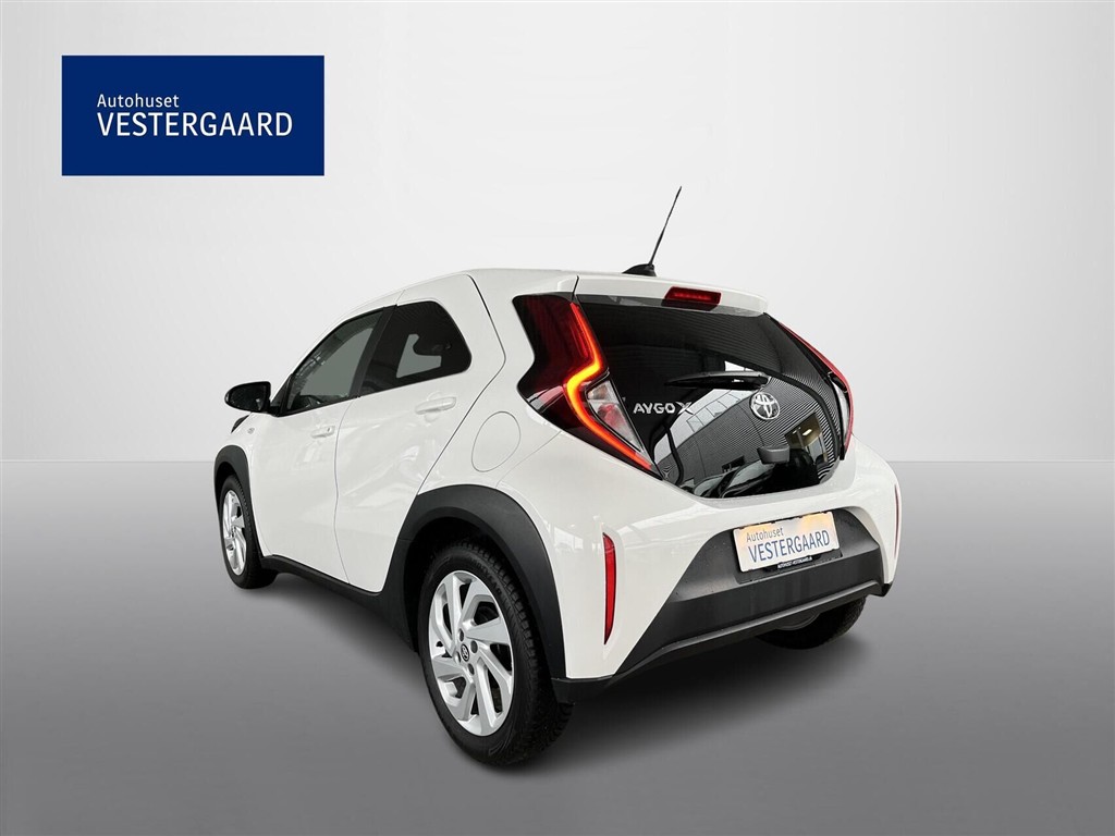 Toyota Aygo X 1,0 VVT-I Active 72HK 5d - Image 3