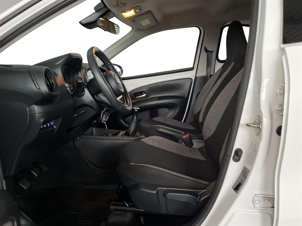 Toyota Aygo X 1,0 VVT-I Active 72HK 5d - Image 4