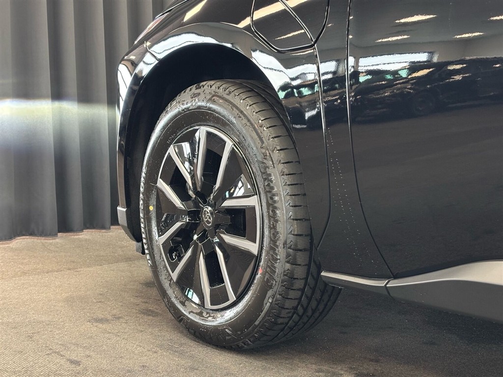 Toyota bZ4X EL Active Tech 224HK 5d Aut. - Image 6
