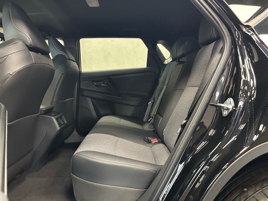 Toyota bZ4X EL Active Tech 224HK 5d Aut. - Image 10