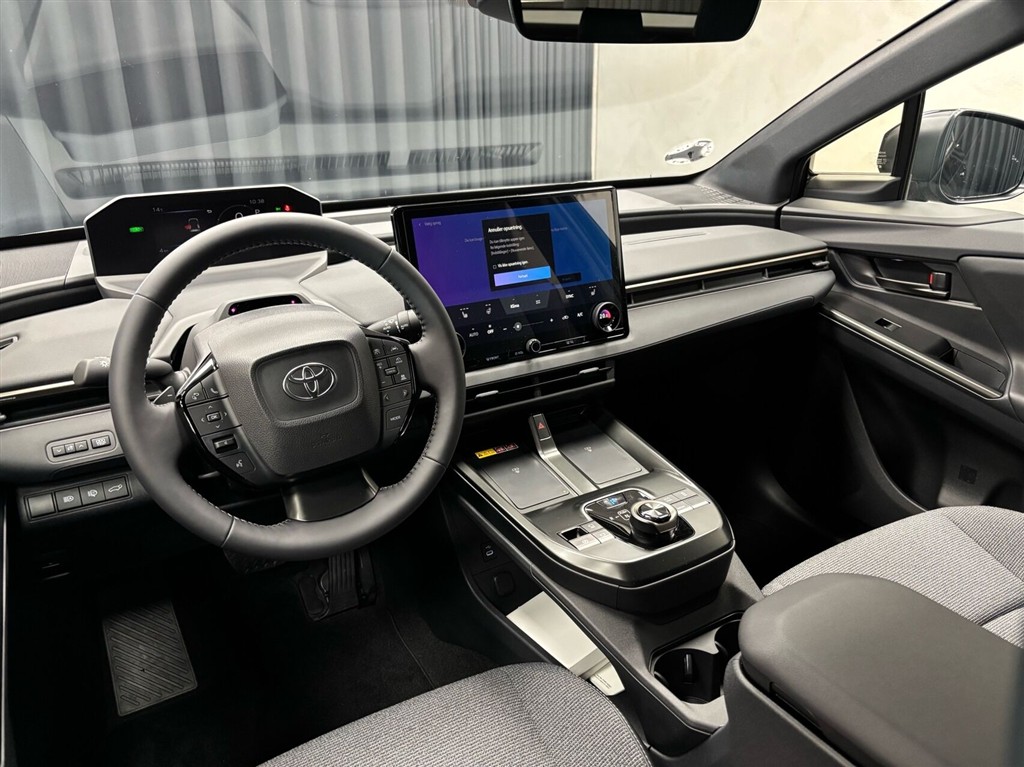 Toyota bZ4X EL Active Tech 224HK 5d Aut. - Image 11